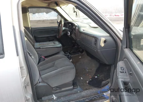 2004 GMC Sierra 2500Hd Sle из США, поврежденный, VIN 1GTHK23244F247692